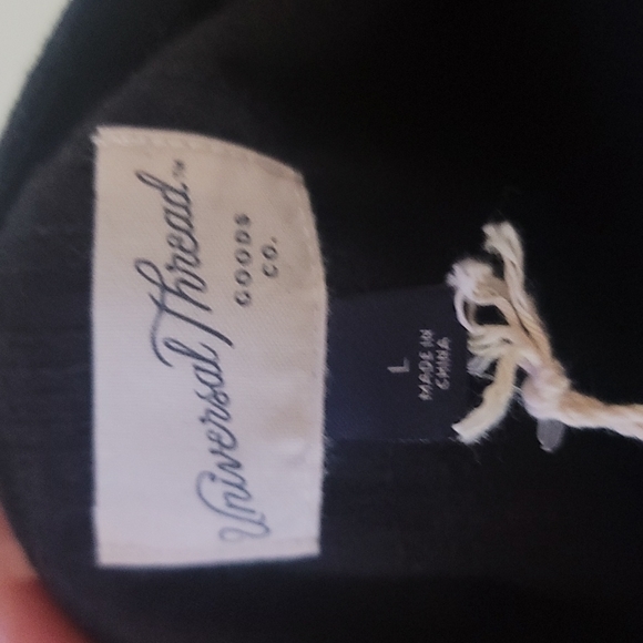 Black dress lined w tie and flow on sleeves - Picture 6 of 8